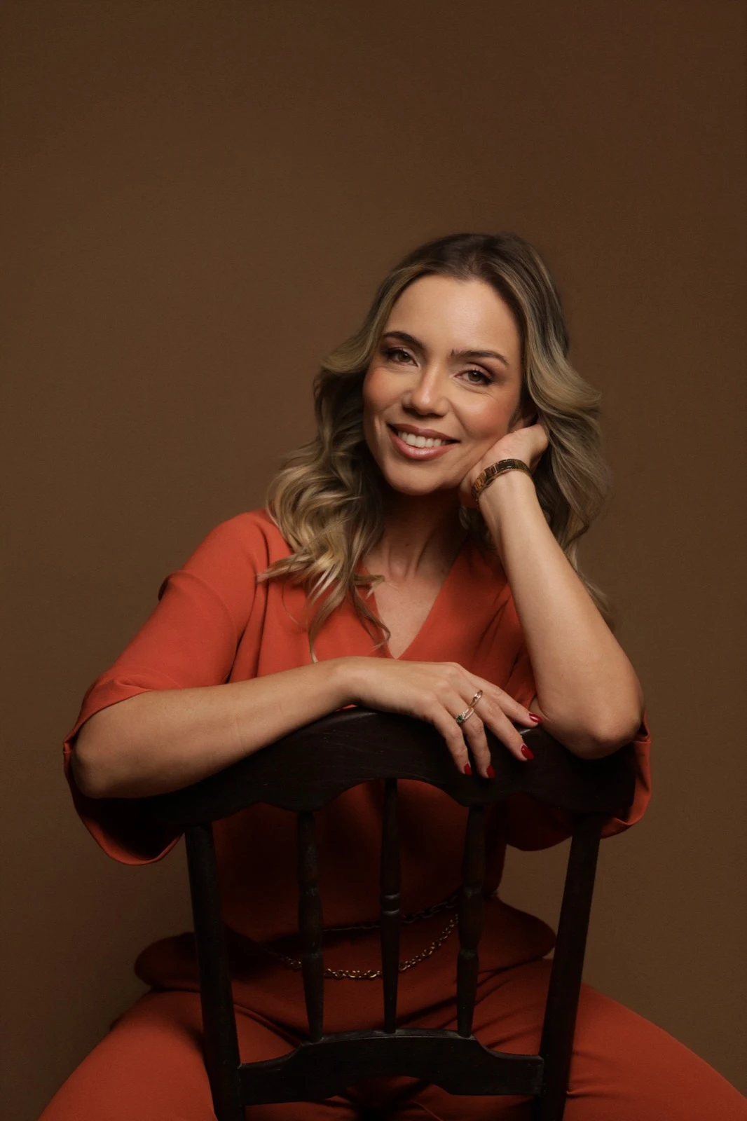 Dra. Anita Costa, médica especialista em emagrecimento e menopausa